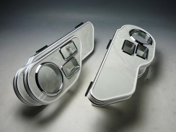 【売り切り! お買い得】ミラ（06/12～） サイドテーブル 運転席側、助手席側セット オニックス ＷＨｘシルバー カスタム カスタムパーツ 車内収納 高級感 インテリア性 ドリンクホルダー付き 日本製 自社製作 職人仕上げ カーアクセサリー カー用品 車用収納