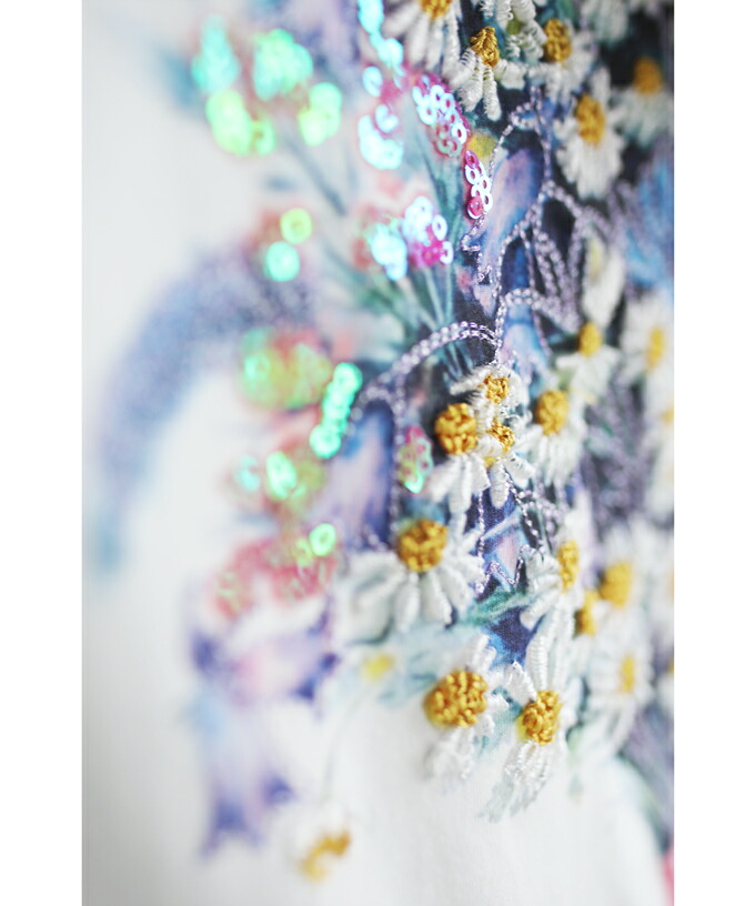 S L対応 立体刺繍とスパンコールで描いた花ブーケtシャツトップス 超可爱の