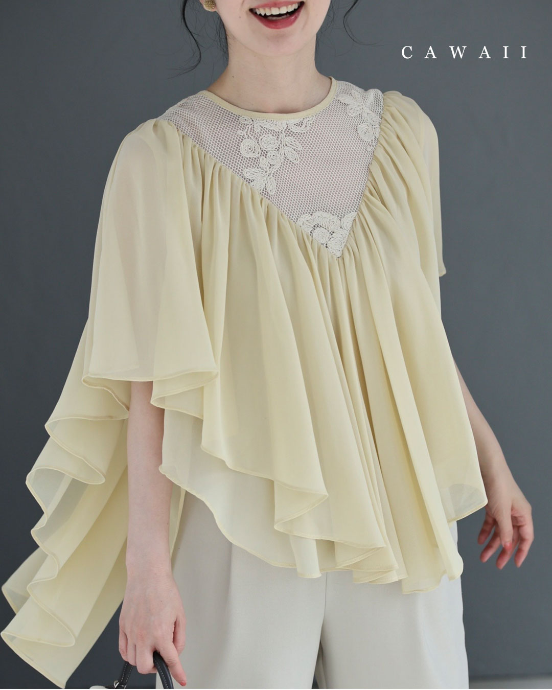 【再入荷♪7/14 20時】（S~2L対応）デコルテに浮かぶ花刺繍のゆったり舞うフレアブラウストップス｜cawaii