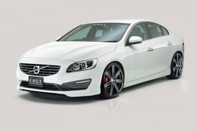 ERST(エアスト)ボルボ専用 S60 2014年~ エアロパーツ 3Pスペシャルセット(フロントリップスポイラー/センターフラップ/サイドステップ/リアスカート)+マフラーカッター 120,150円