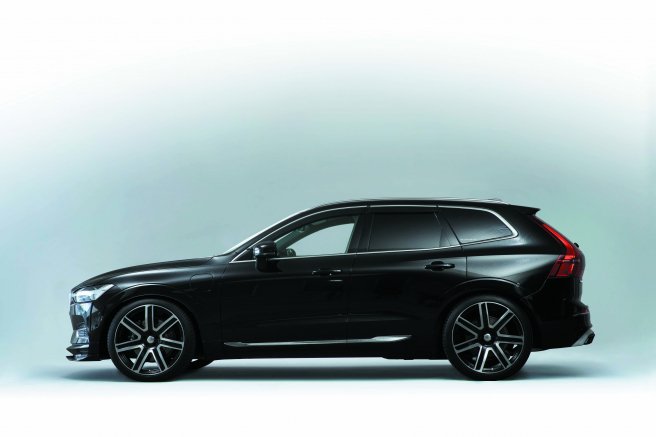 VOLVOボルボ専用ERST(エアスト) XC60(UB)2021年~ エアロパーツ フロントリップスポイラ―+リアディフュザー+マフラーカッター セット