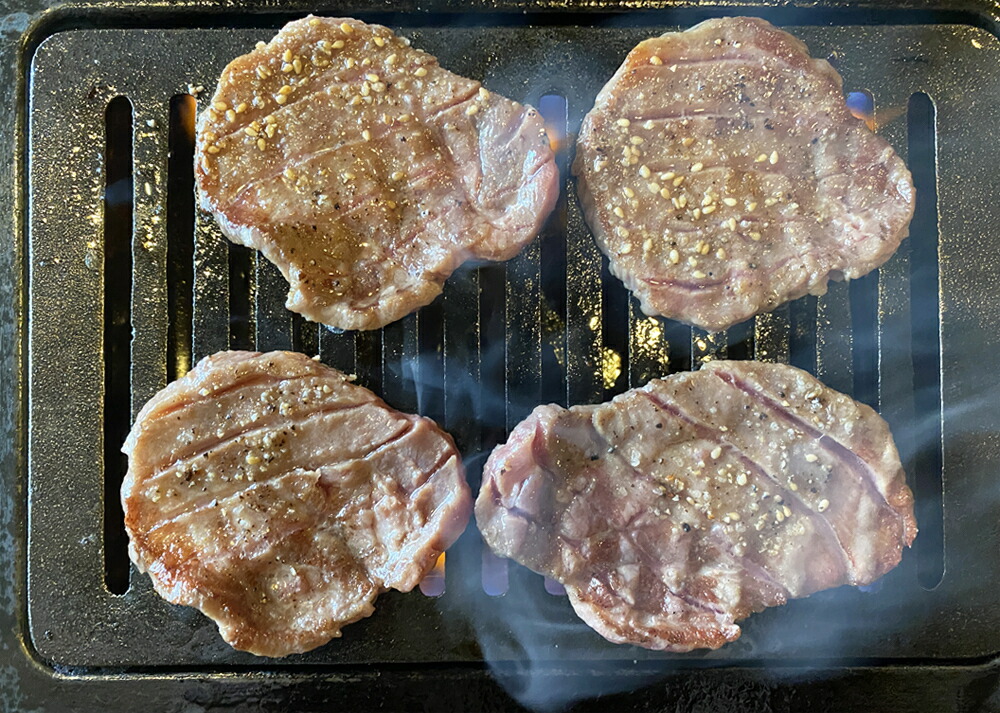 市場 牛肉 お歳暮 1kg 仙台 牛タン 仙臺牛たん屋 送料無料 厚切り 冷凍 お中元 肉 約8人前 10mm 牛タン塩 メガ盛り 厚タン 牛たん メガ