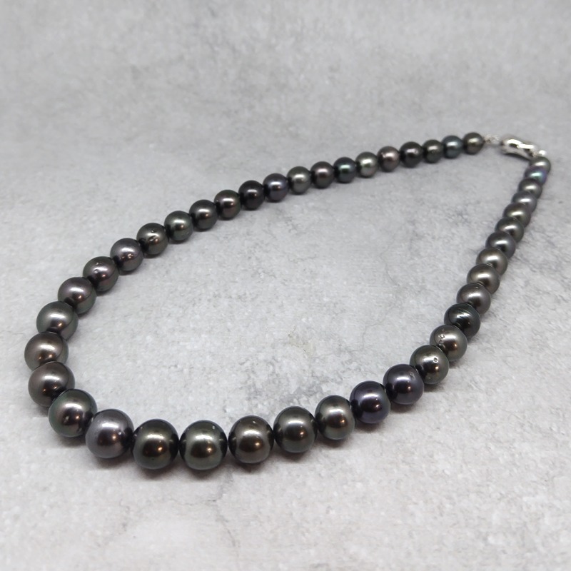 ペルラジオーネ　黒蝶ケシパール　ネックレス 18K＆14K ホワイトゴールド ピーコックカラー 黒蝶パール