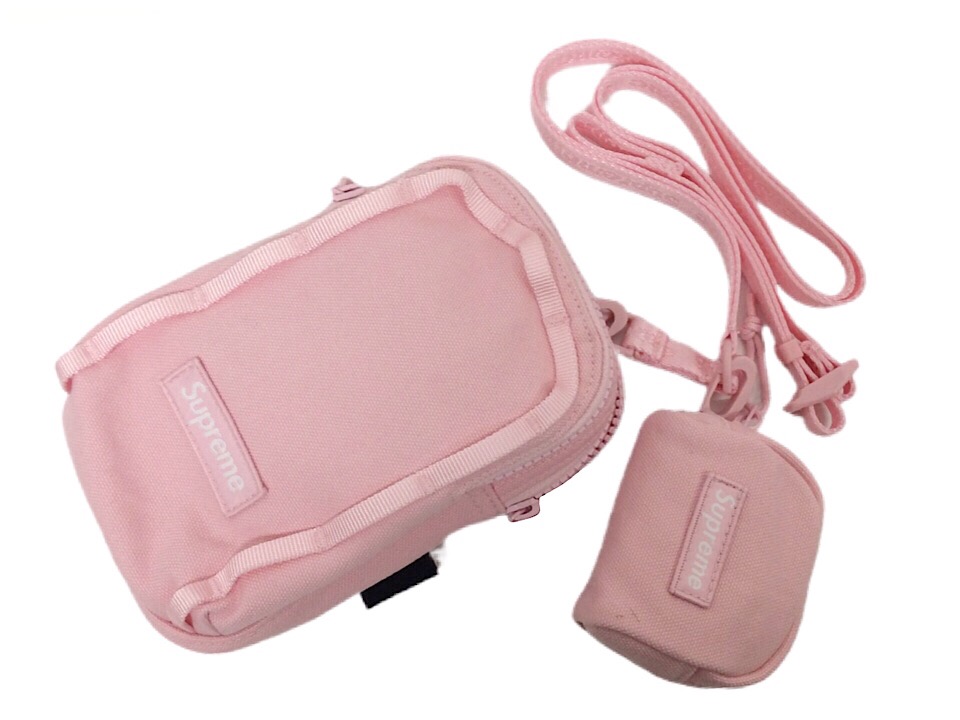 SUPREME シュプリーム うしろ側 25SS 新品 サクラ色 Camera Bag + Mini Pouch LIGHT PINK 写真機 御徒面子 + ミニ 車寄せ 点火装置サクラ色 ポ ーチ 小入れもの 御釣り入れ 曲がった掛け 2個仕掛ける