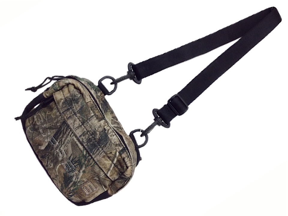SUPREME シュプリーム うしろ側 25AW 新品 合鴨柄 Denim Mini Shoulder Bag Realtree AP Camo リアルツリーカモ ミニ 肩先 うしろ側 肩先 曲がった掛け 合財袋 25FW ショルダーバッグ・メッセンジャーバッグ-バッグ-バッグ・小物・ブランド雑貨