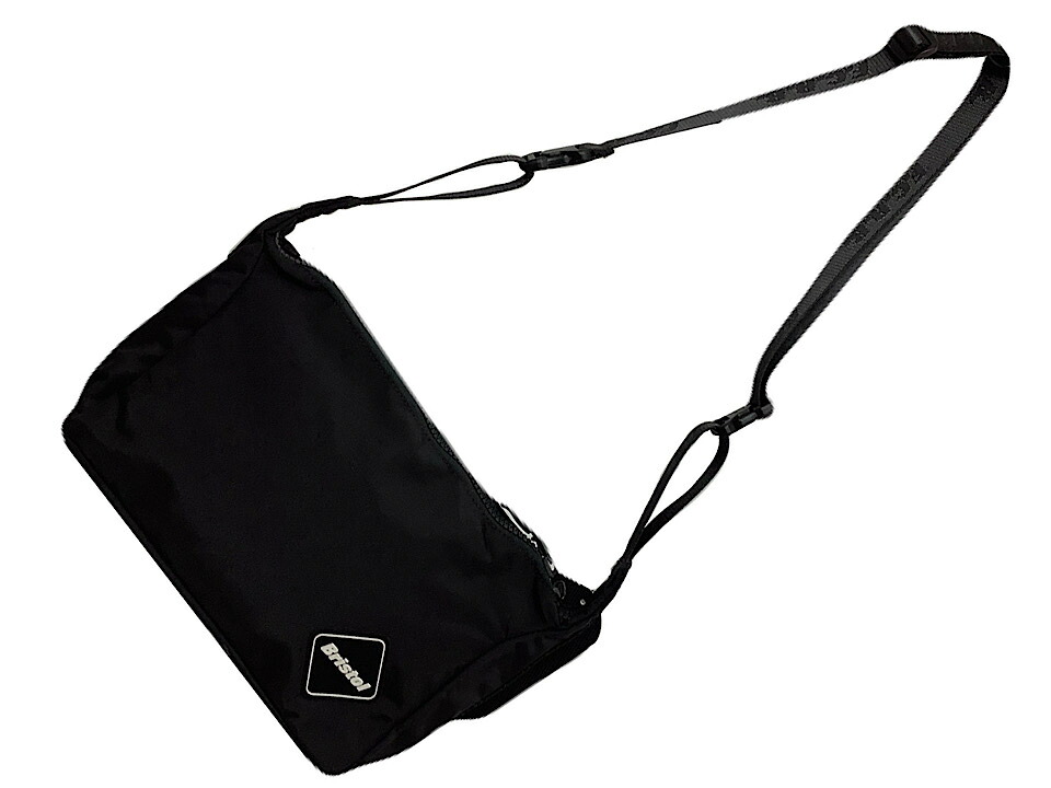 SOPHNET. ソフ F.C.Real Bristol エフシーレアルブリストル  26SS 新品 黒 TOUR 2WAY SMALL SHOULDER BAG 周遊旅行 2WAY スモール 肩部 うしろ側 BLACK 象徴 サコッシュ 曲がった掛け コーデュラ