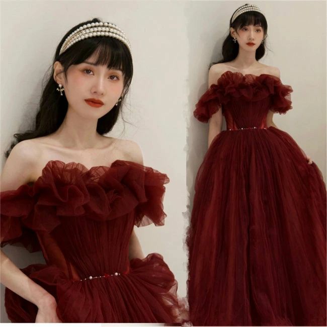 レッド　パーティードレス 結婚式 ワンピース カラードレス パーティードレス 結婚式ドレス 袖あり レース ウエディングドレス ロング丈　マキシ丈　演出舞台 大きいサイズ 大人 上品 お呼ばれ 二次会 披露宴 　オフショルダー　エレガント　フリル