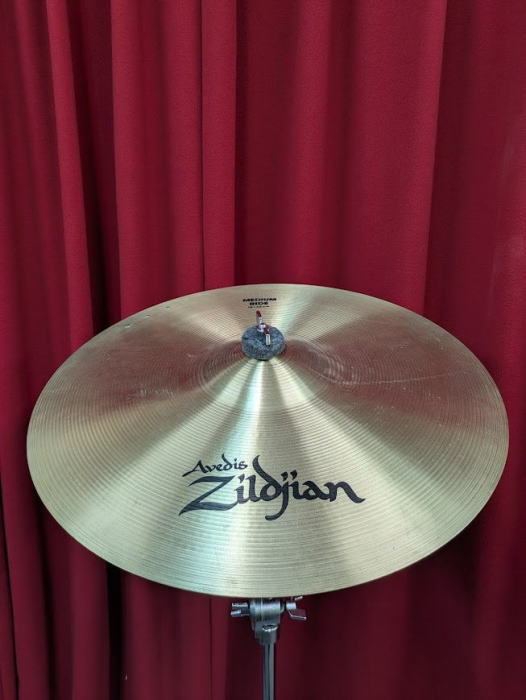 Zildjian ジルジャン MEDIUM RIDE 18\