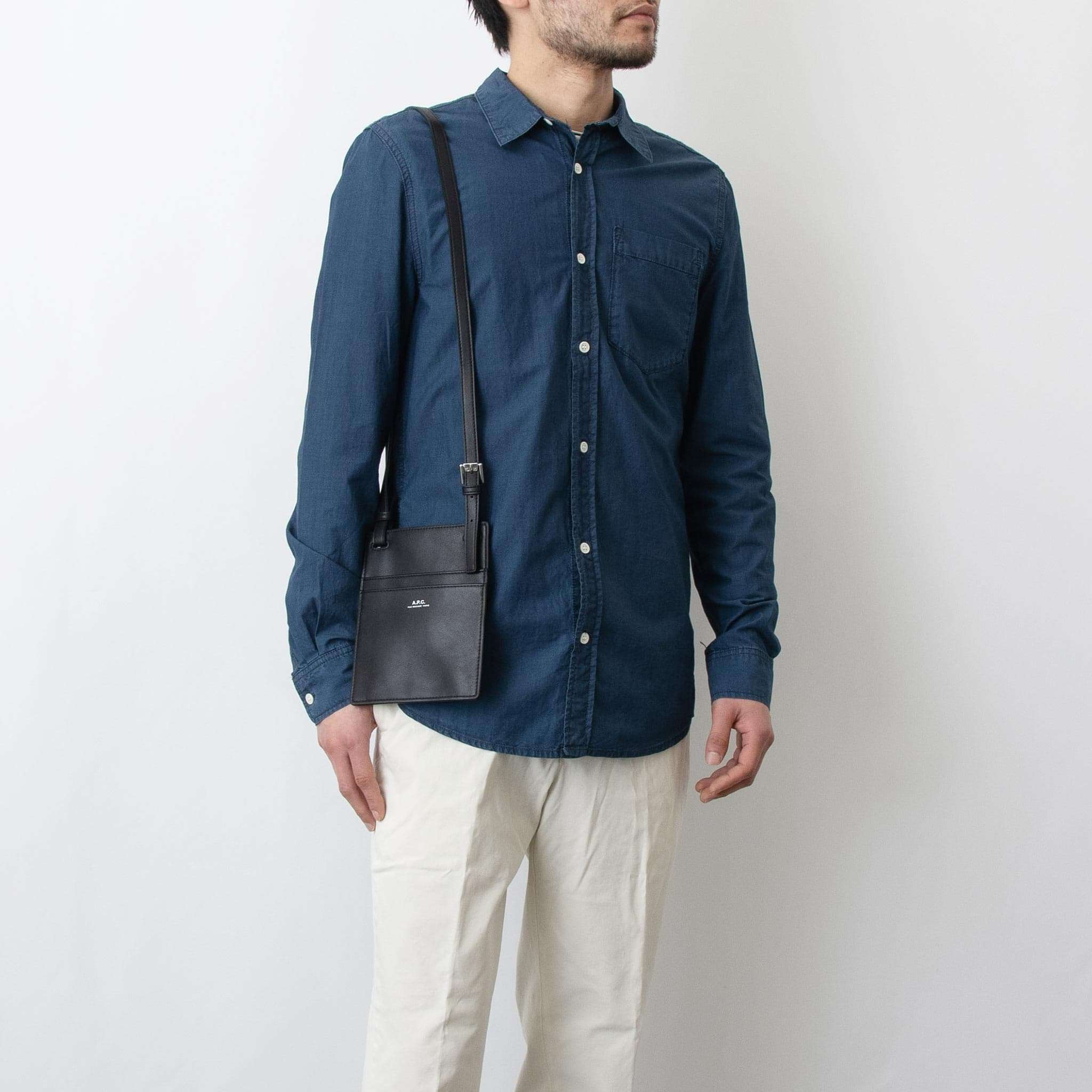 アーペーセー A.P.C. バッグ メンズ ショルダーバッグ ブラック NINO CROSSBODY POUCH PUAAT H61717 LZZ NOIR