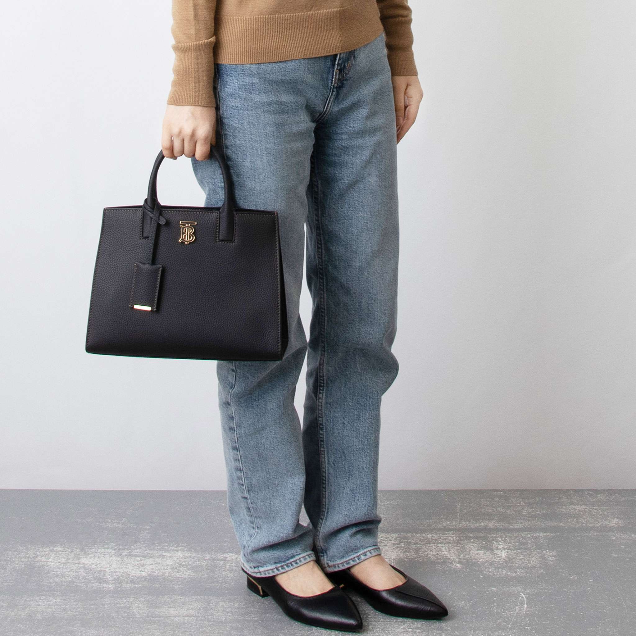 BURBERRY 黒 かごバッグ ハンドバッグ Burberry(バーバリー) かごバッグ(レディース) - 海外通販のBUYMA
