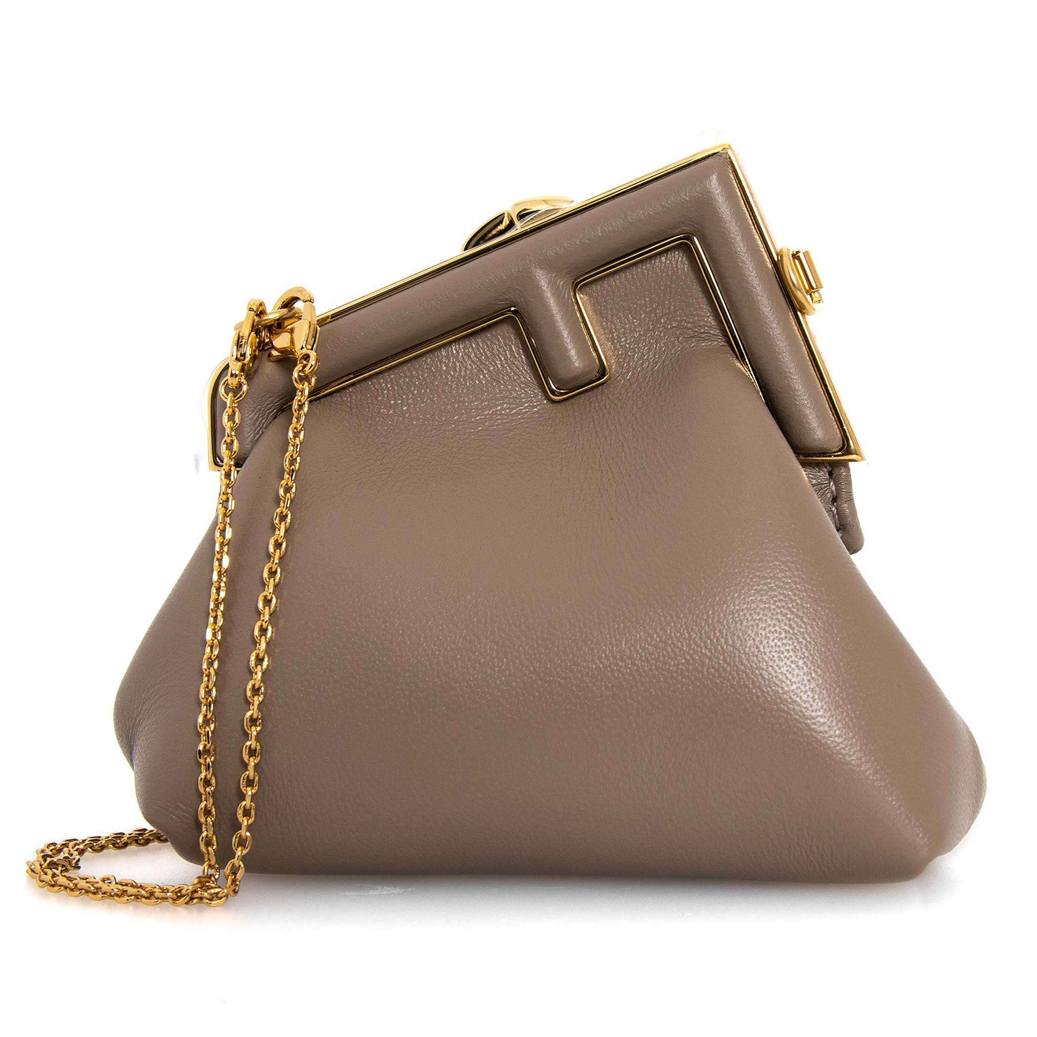 FENDI フェンディ 8M0423 AAYZ レザー ロゴ カードコインケース 楽天市場】FENDI フェンディ コインケース 8M0423 AAYZ