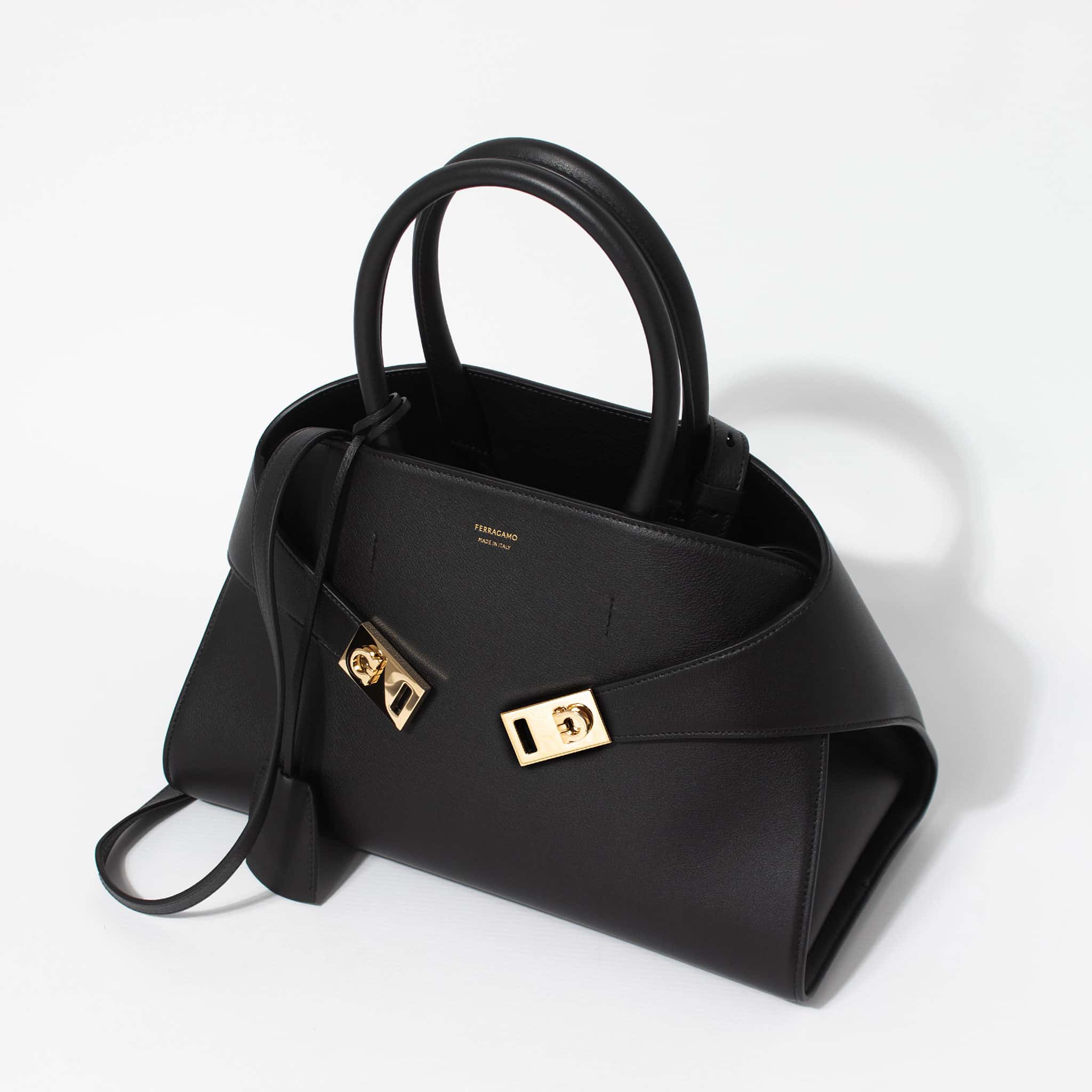 楽天市場】フェラガモ FERRAGAMO バッグ レディース 2WAYハンド 楽天市場】フェラガモ FERRAGAMO バッグ レディース 2WAYハンド