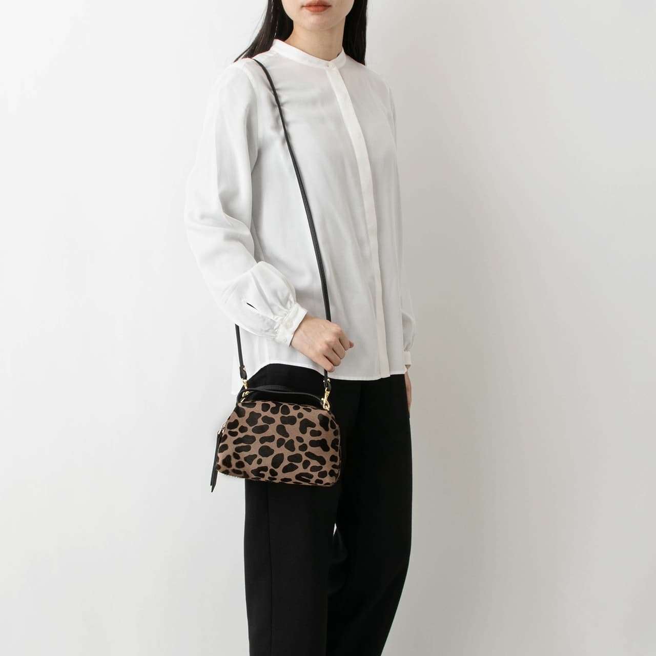 【新品未使用】ジャン二キャリー二 アリファ ショルダーバッグ 黒 2way B5 GIANNI CHIARINI ショルダーバッグ バッグ 「GIANNI / ジャン二