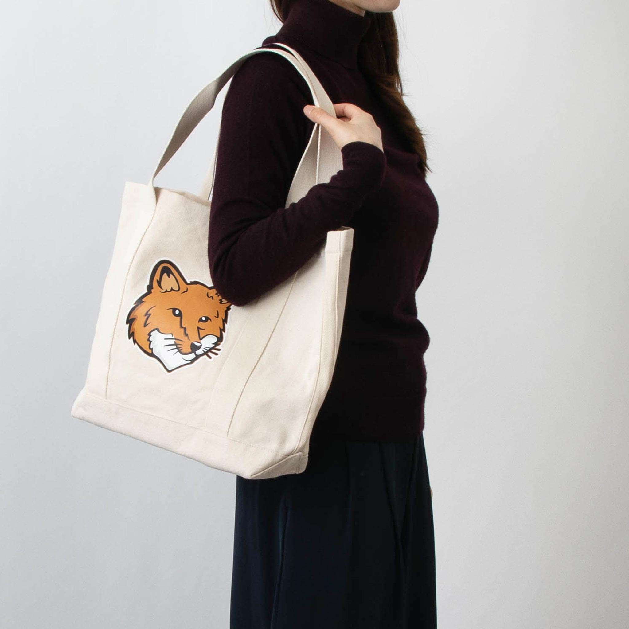【尖んがり3倍】住みか 稲荷 MAISON KITSUNE 御徒面子 トートバッグ FOX HEAD TOTE BAG レディース メンズ LW05101 WW0050【A4】