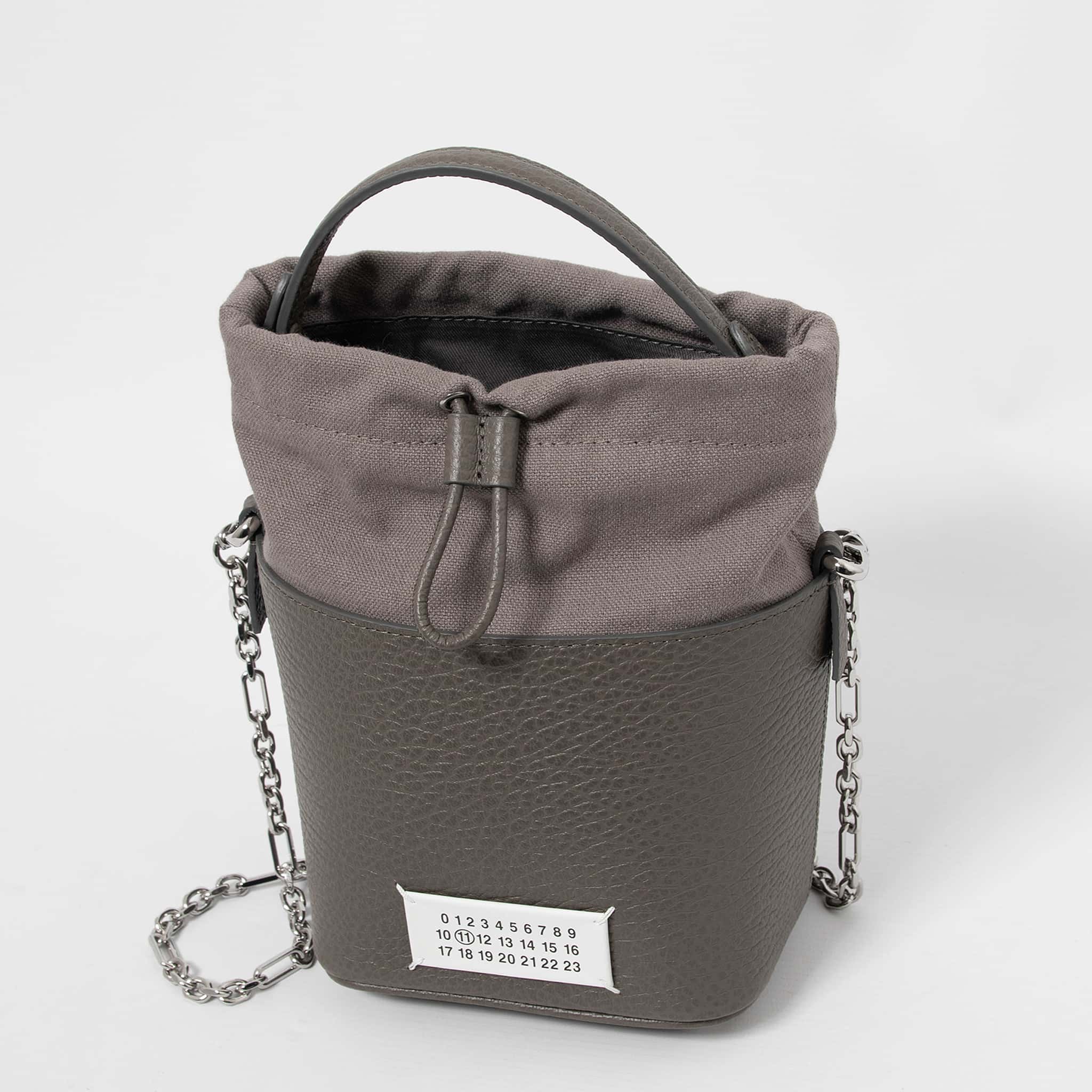 【送料関税込】Maison Margiela - ロゴパッチ バケットバッグ imgrc0106606408.jpg