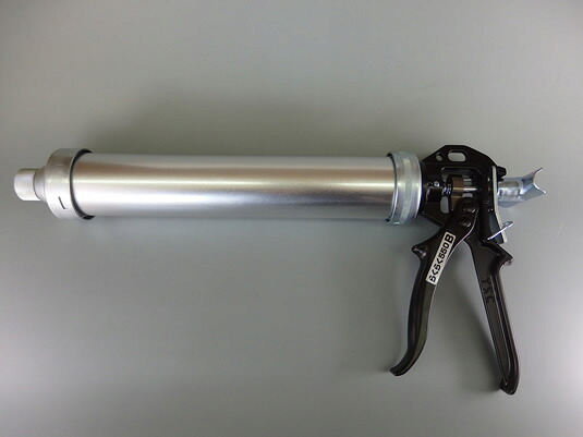 山本製作所コーキングガン らくらく５５０Ｂ　配送時間指定不可｜防水・塗料のMr.マーベ