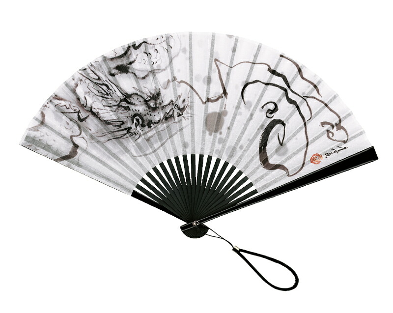 扇子 龍 墨絵 親塗 黒染大型 革製ストラップ付 絵師 冬奇 名入れ可 FU-5810 男性用 メンズ 女性用 レディース|オーケーマート