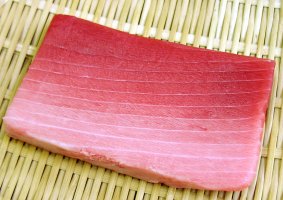 極上天然本鮪トロ(背) 築地から続く鮪仲卸商３代目が選び抜いた鮪！豊洲市場から出荷し、解凍マニュアルをお付けします　冷凍便でお届け(1サク約160g)　本まぐろ・とろ