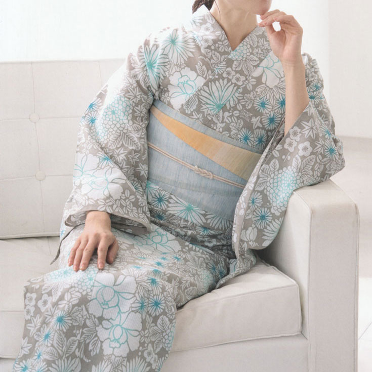 本染浴衣 源氏物語ゆかた 織り地 未仕立てもの品 No.6016 「綿 紅梅 注染本染」凛とした成年者の折り目正しいを漂わせてくれます。オプションで仕立てものも承ります。奥ゆかしいな柄ゆきが、しっとりとした成年者の佇まいを監督してくれます