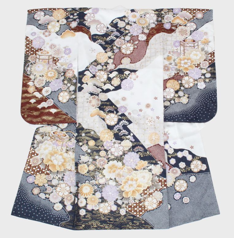 四ッ身きもの 七五三、絵羽キモノ、刺繍入り 晴れ着単品 長襦袢付き。sel26-10041001 ・女児四つ身晴れ着