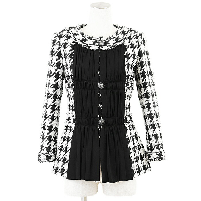 【美品】CHANEL シャネル ジャケット P54595 ノーカラー ハウンドトゥース ツイード シフォン コンビネーション COCOマーク ロゴ ボタン アウター レディース サイズ 38 ホワイト ブラック 白 黒 フランス製 カール・ラガーフェルド期【中古】｜オパール店