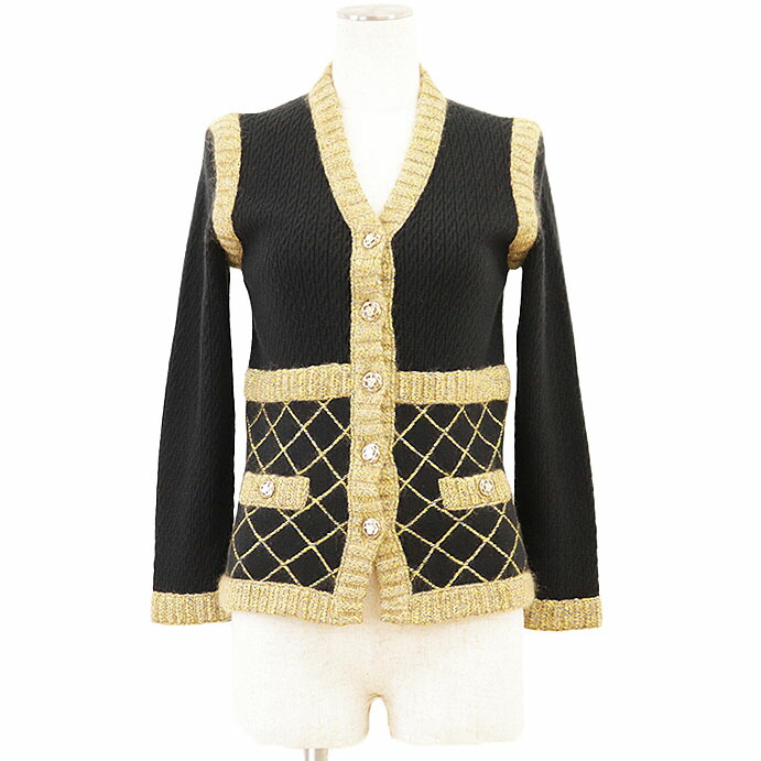 【極美品】CHANEL シャネル 編み物ジレー 15K P52797 レディース 大きさ 34 マトラッセ メランジニット カメリア名取り草 地絹 × カシミール × モヘヤ アウター 曳き船・共糸嘱する 黒いこと ゴールド 黒 金色 イタリア製 長い巻き毛・ラガーフェルド期【中古】
