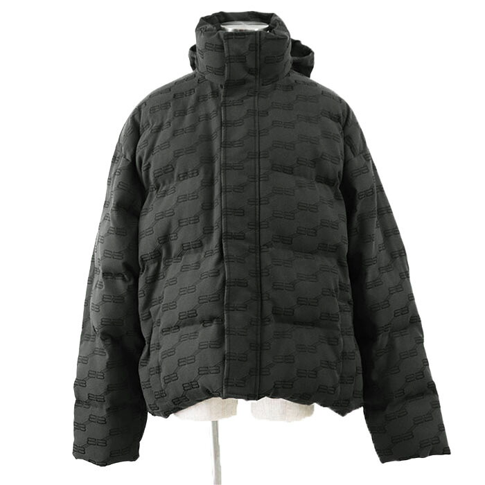 【美品】BALENCIAGA バレンシアガ ダウンジャケット WARDROBE サイズ 48 メンズ 2022年製 BB ロゴ モノグラム ジャガード 総柄 ハイネック ビッグシルエット コットン / ポリエステル アウター チャコールグリーン イタリア製【中古】|オパール店