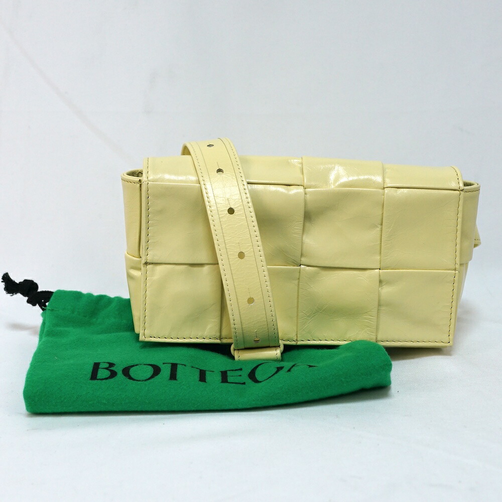 BOTTEGA VENETA ボッテガヴェネタ テープ 上半身 うしろ側 酉の方角合切袋 ペーパーカーフ 黄色 651053 VCQ72【中古】新古品