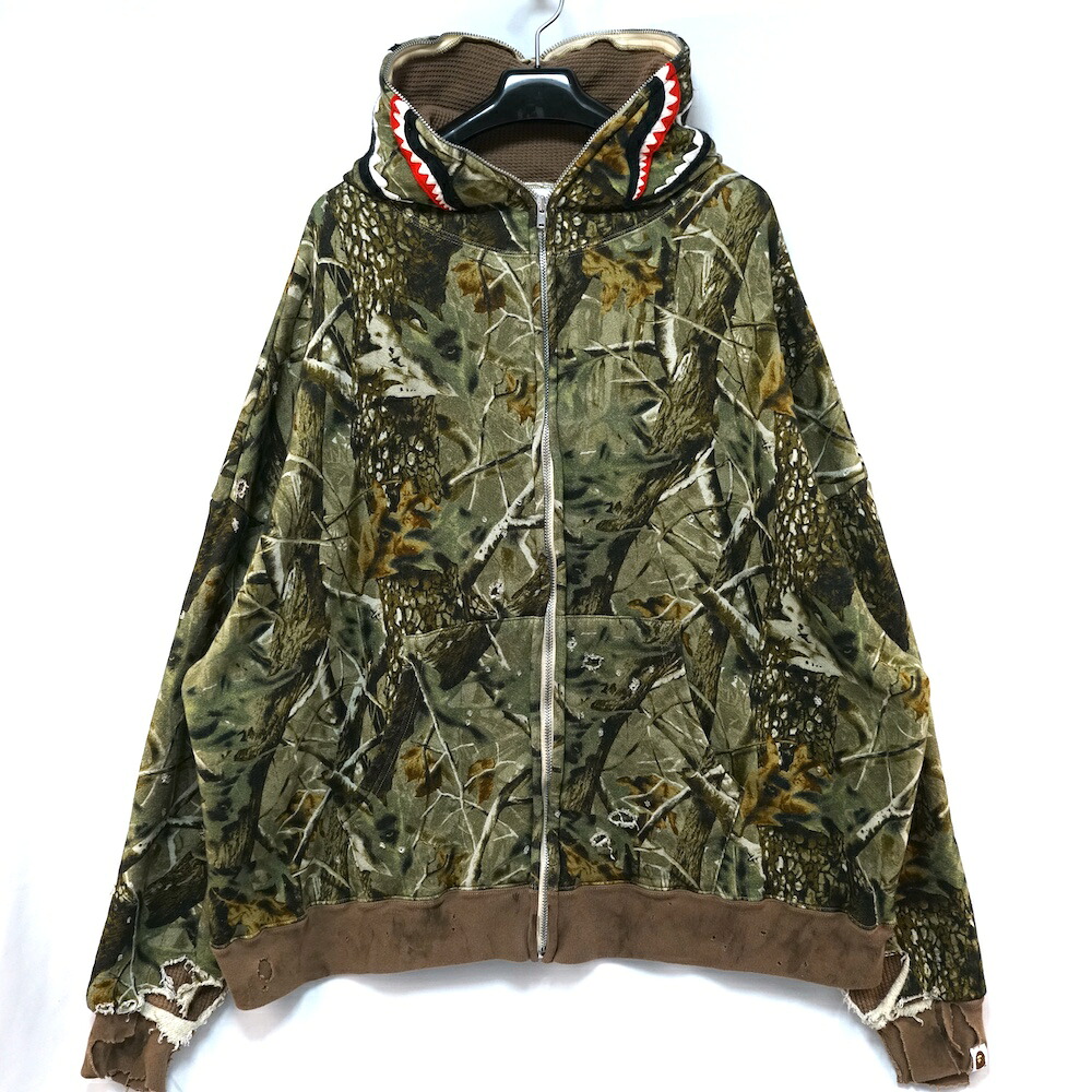 SAINT Mxxxxxx 仙 マイケル A BATHING APE アベイシングエイプ 共同研究 BAPE ZIP HOODIE SAHARK CAMOフーディ パーカー シャーク ヴィンテージ工業 合鴨 XL大きさ SM HR1 0000 C38【中古】