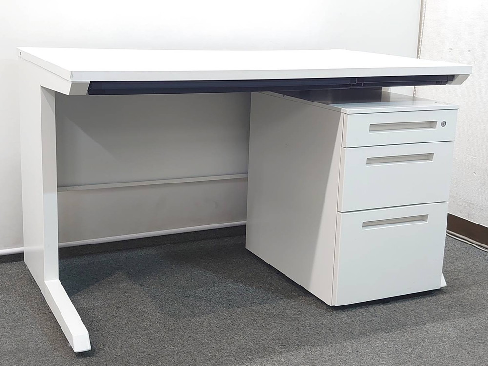 d*n様 片袖机 PLUS WEB CATALOG | スタンダードデスク | LEED | 678-648