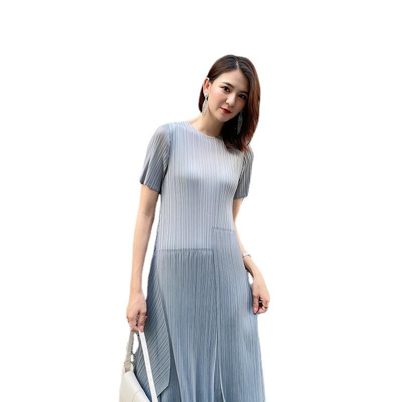 ワンピース 女性用 秋季 秋 灰 黒 ピンク 丸首 短袖 ゆったり ポリエステル プリーツ加工 不規則 スカート 網生地 中長丈 基礎 デザイン 単品 セットアップなし 都市 カジュアル スタイル 25 代 向け ゆったり シルエット 日常 使い 服｜オレンジアイランド