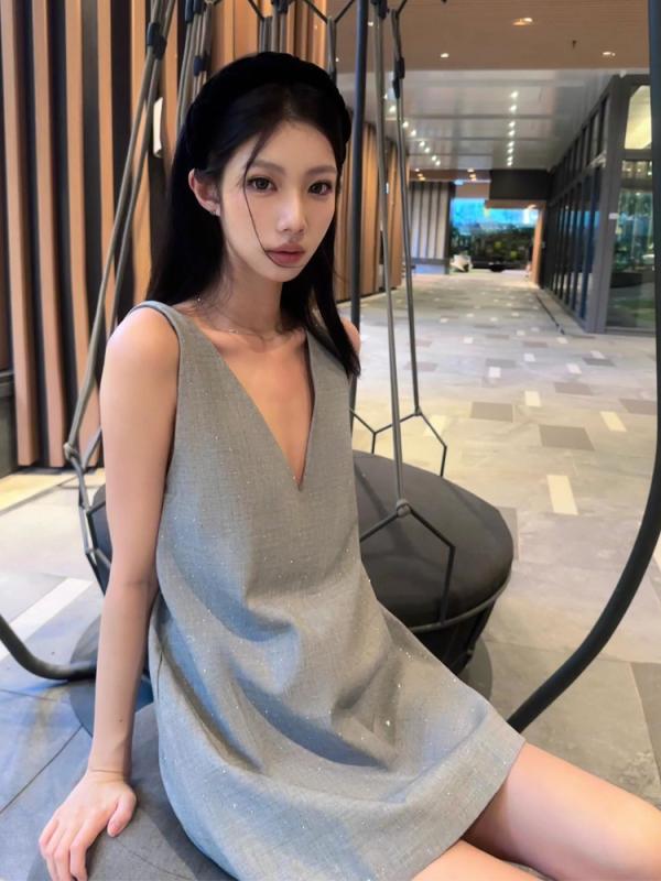ワンピース 夏季 グレー Vネック 無袖 背心スカート 高腰 短丈 韓国風 ゆったり シンプル 涼しい ポリエステル 単色 ラズル加工 通勤 通年|オレンジアイランド