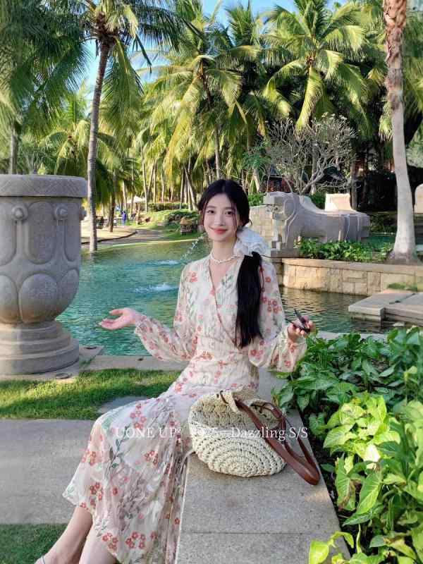 衣裳 レディース 春月 長袖 Vのど首 A伝達ルート 長丈 御花柄 草木柄 立体刷り上げる 泡泡袖 中腰 文?返り咲き 定まり風 ポリエステル 杏色 基本原理款 単品 ファスナー 95%以上 2025年