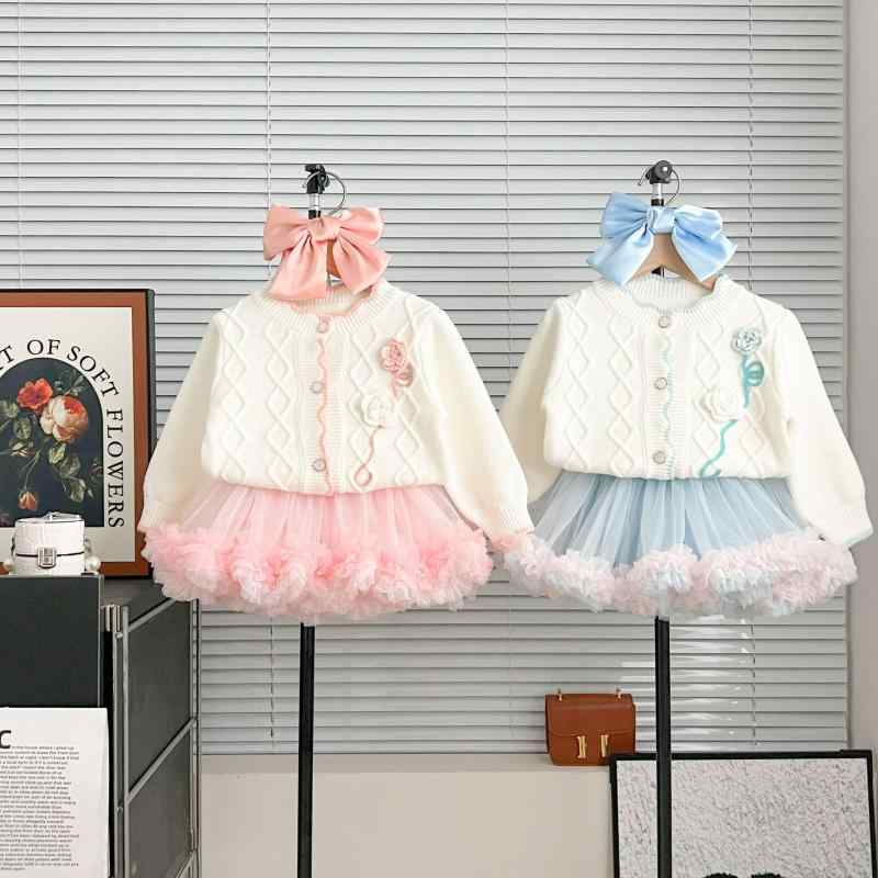 キッズ セットアップ お嬢さん 秋冬 春 編み物ジレー 花柄 無地 グラデーション チュールスカート ふわふわ 音の大きさ 姫御前御召しもの 衣裳 お出かけ 普段使い走り 愛くるしい アクリル樹脂混紡 さくら色系 青碧系