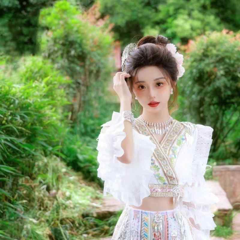 民族衣装 女性用 苗族風 エスニック 清楚系 ガーリー ホワイト セットアップ ツーピース 麗江 大理 旅行撮影用衣装 民族舞 舞台衣装 イベント シェニール スパンデックス 伸縮性｜オレンジアイランド