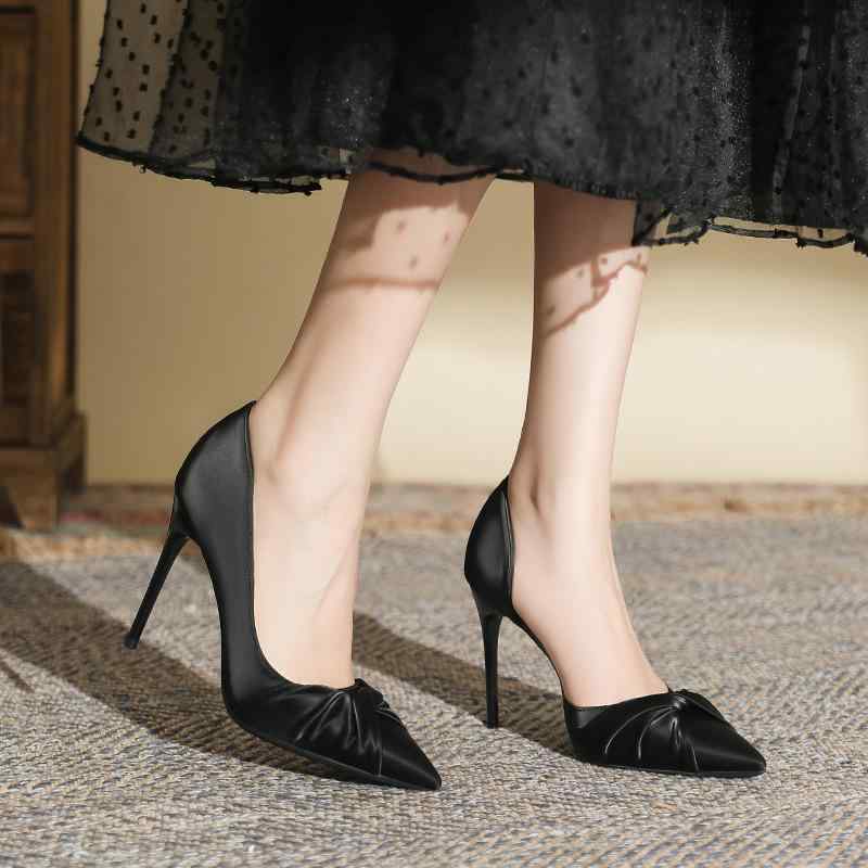 パンプス レディース ポインテッドトゥ 細踵 片方明けっ広げ 差し交わす落とし穴 雅びやか 寄りあい 御芽出度 執務室 通い フォーマル 雅びやか むすび付けるなめし革 たわい無い大きさ 気が大きい大きさ
