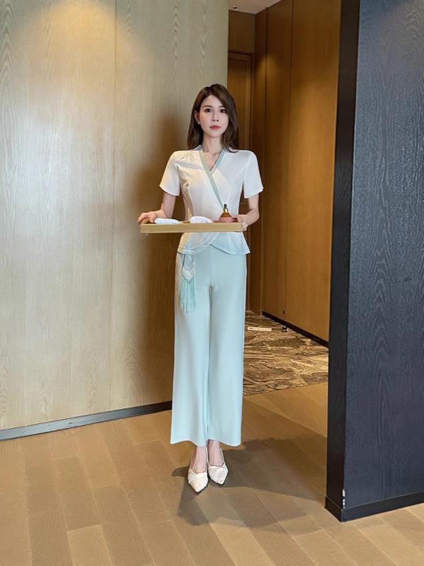 制服 レディース 美容院 エステ赤ちょうちん 外科手術着 瀬戸もの風 セットアップ 上下書き割り 半袖 晴れ晴れしい感 春夏 ポリエステル パステル色の緑であること グラデーション 雅びやか