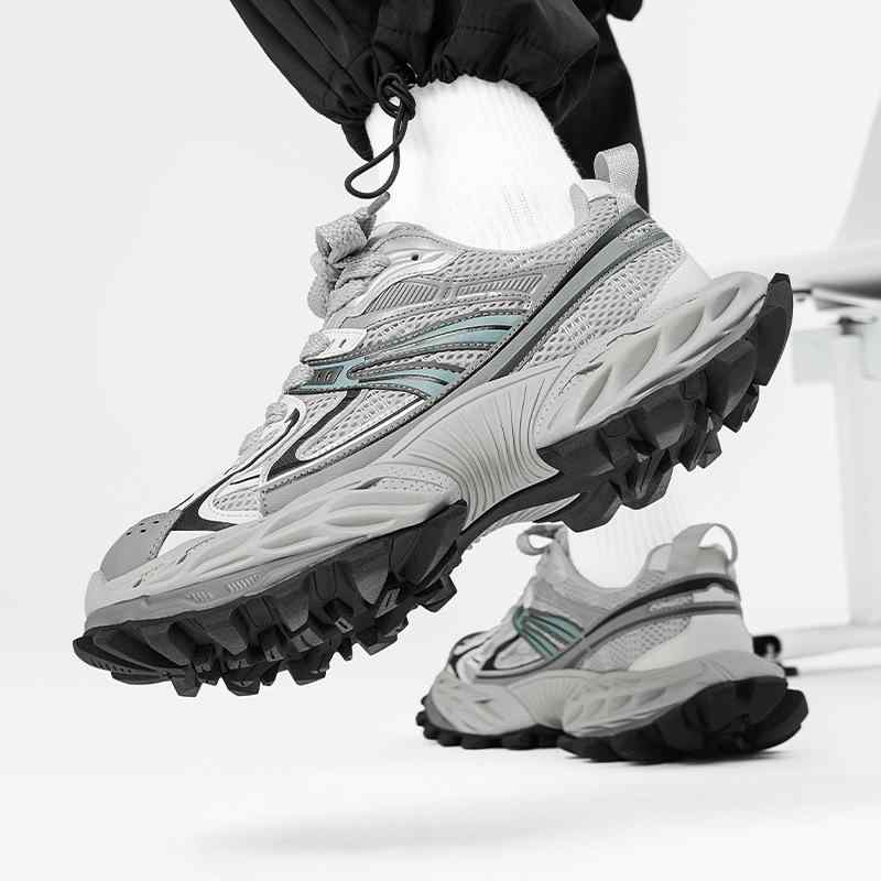スニーカー 厚底 メンズ レディース スポーツシューズ 駈けっくらシューズ メッシュ 通気性 ぼうぜん自失吸いあげる 上滑り打ち切り 普段使い走り 薄墨色 白 赤 春夏