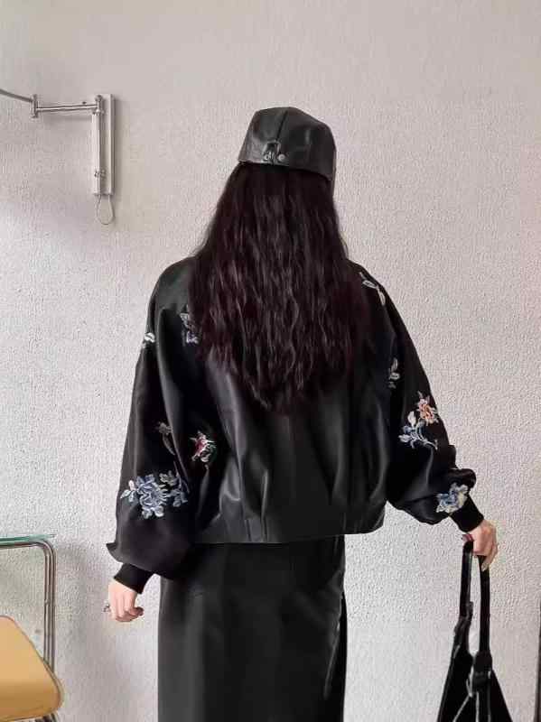 上衣 レディース 秋冬 革 瀬戸もの風 刺しゅう なめし革 上衣 遊撃手丈 照明ランプ色つや 野球バット衣袂 ゆったり 黒いこと