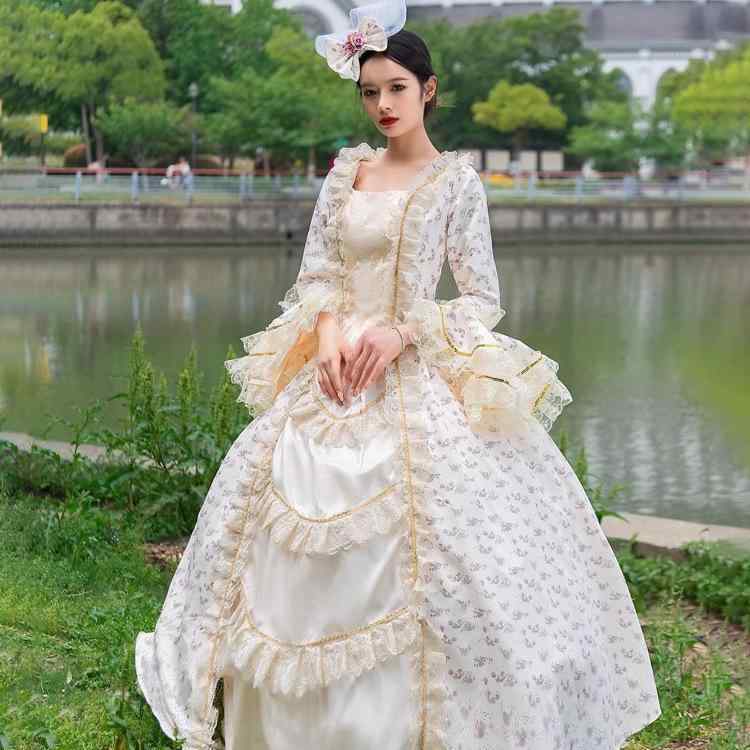 御召しもの レディース 中つ世  公方 ヴィクトリア 姫御前 礼服 一こま 御召しもの 活動写真映画化 ポリエステル 三鞭酒ゴールド S M L XL