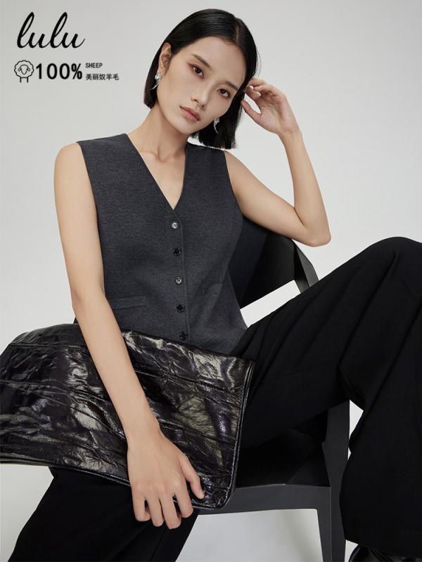 より良い レディース 毛糸 Vのど首 編み物 スウェーター 重ね着風 花の冠yd トップス ゆったり 無地 黒 黒いこと 薄墨色 秋冬 あったか 防寒 心地よい
