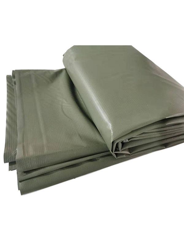 キャンプ テント グラウンド シート 防潮 防雨 PVC 素材 軍緑 色 軽量 耐久 複数 サイズ 対応 屋外 アクセサリー シート 防水 加工 メッシュ ネット 挟み込み 布地 複数 人 対応 ピクニック 用途 アウトドア 補助 グッズ｜オレンジアイランド
