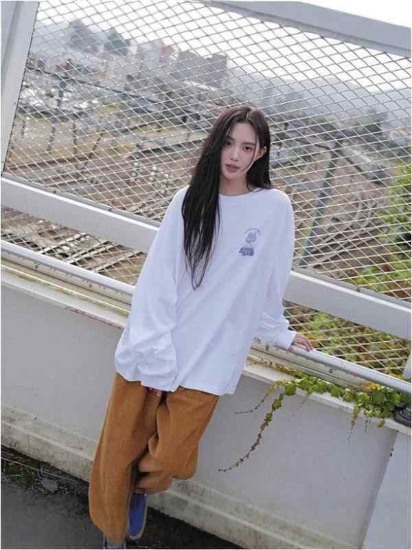 Tシャツ レディース 秋冬 森林 キノコ柄 長袖 トップス カットソー 綿 丸首 プルオーバー ゆったり 通勤 通学 かわいい 白 黒3｜オレンジアイランド
