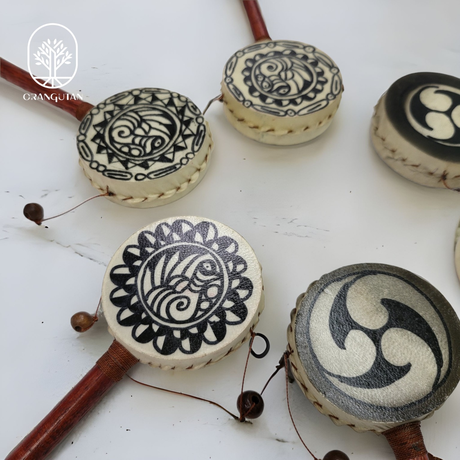 楽天市場】でんでん太鼓 木製 ともえ柄 でんでんたいこ 民芸玩具縁起物