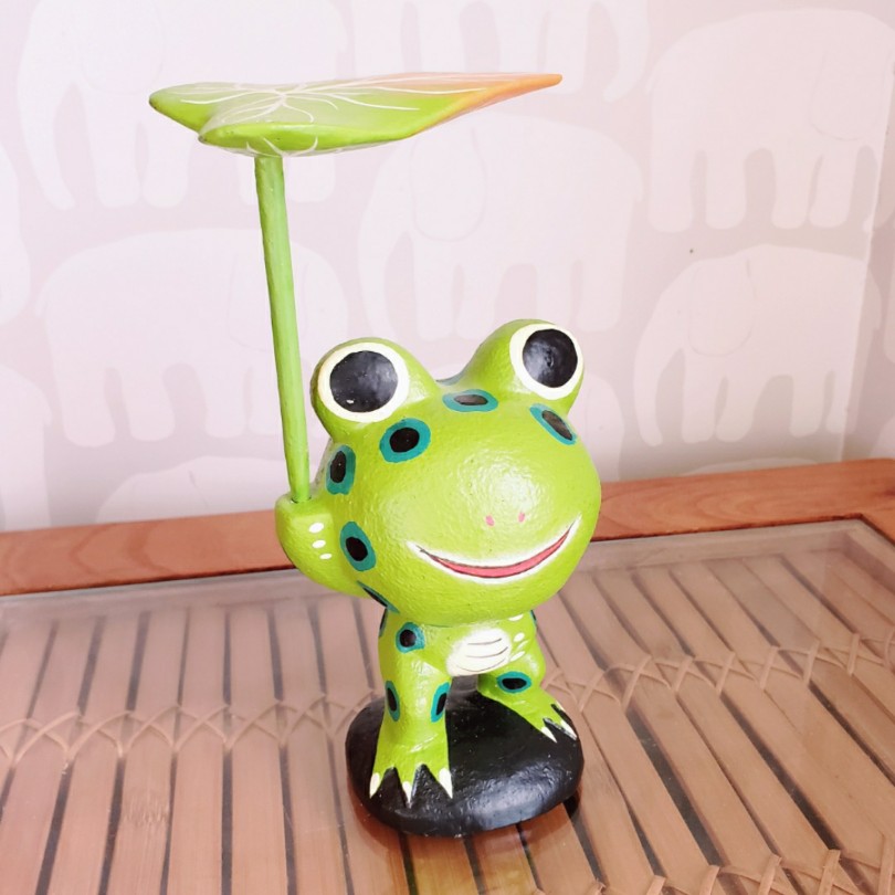 楽天市場】10002450 読書するカエル 蛙 バリ木彫り お座りカエル 蛙の