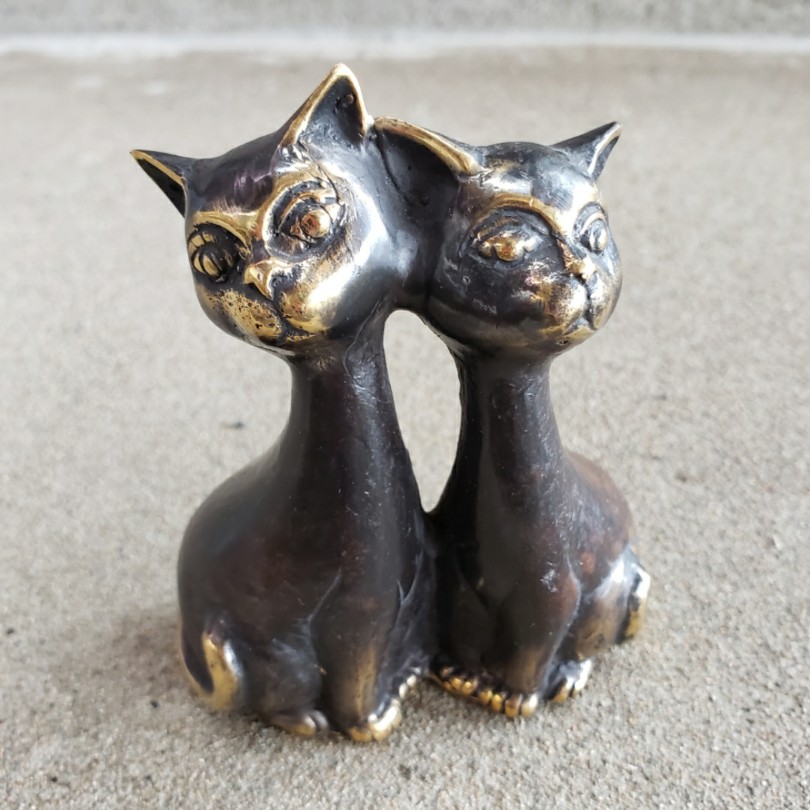 猫のブロンズ(お皿に亀裂あり） 猫のブロンズ(お皿に亀裂あり）