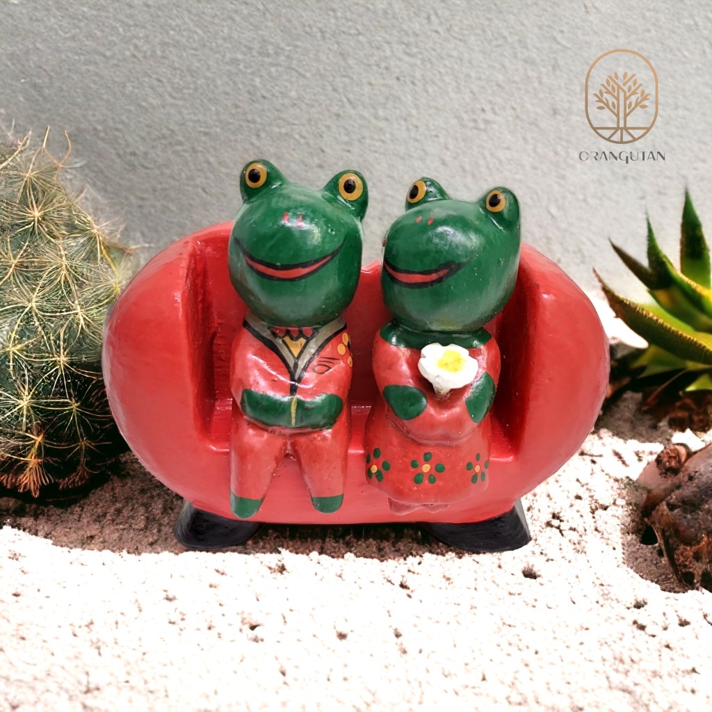 木彫り　読書するカエル　アジアン雑貨 木彫り 読書するカエル アジアン雑貨