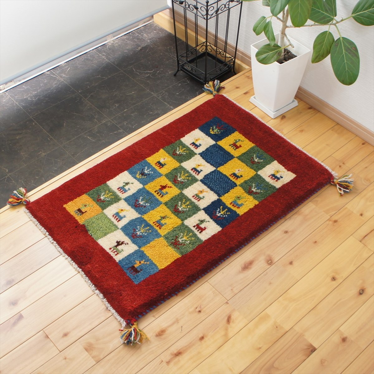 ぺルシャ ギャッベ 【本場 イラン産】 88x58cm 厚み 2.26cm セール ギャベ 玄関マット 遊牧民 カシュガイ族 シラーズ パネル 赤 レッド 生命の木 ウール100% 天然素材 草木染め 手織り絨毯 ヤギ 羊 羊毛 イラン 北欧 ナチュラル 上質 おしゃれ RD6654