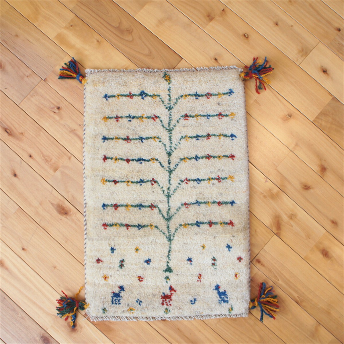 楽天市場】ペルシャ絨毯 本場イラン産 オールドギャッベ 90x63cm 厚み