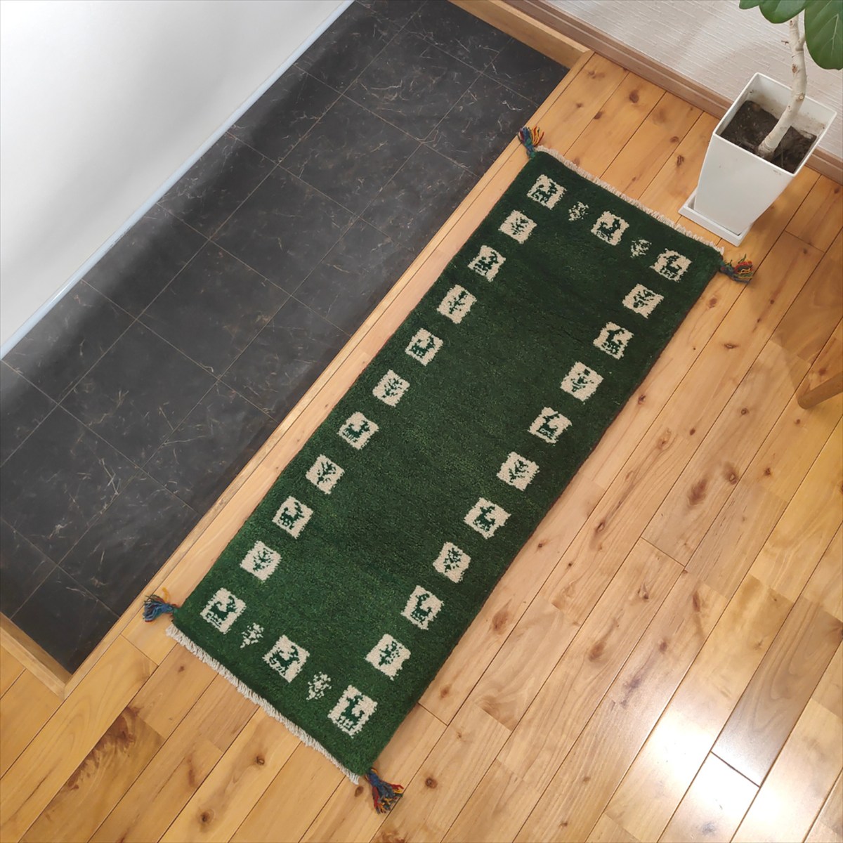 楽天市場】ペルシャ絨毯 本場イラン産 オールドギャッベ 90x63cm 厚み